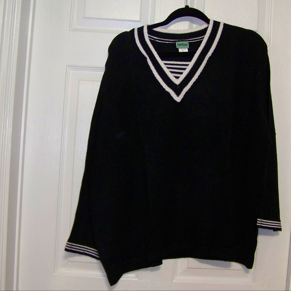 !!! 3 for $25 Sara Morgan lite sweater